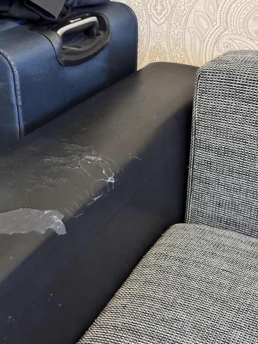 Продам б/у диван с подушками. 4 подушка