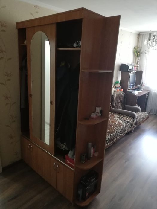 Шкаф в коридор.