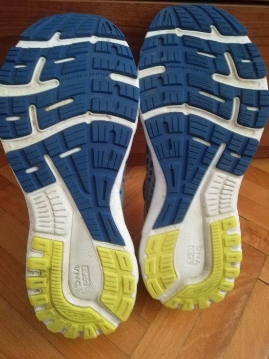 Оригинални  Brooks Adrenaline GTS 21 номер 44. 5