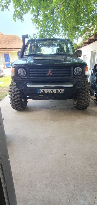 Mitsubishi Pajero 25