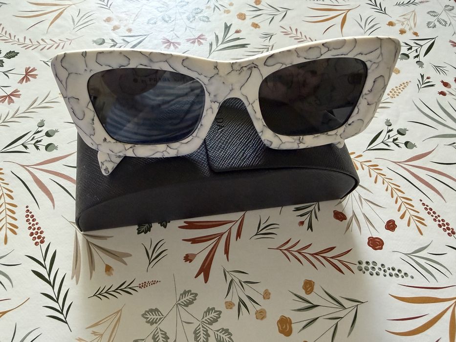 Оригинални слънчеви очила Prada Matte White Marble и Dolce & Gabbana