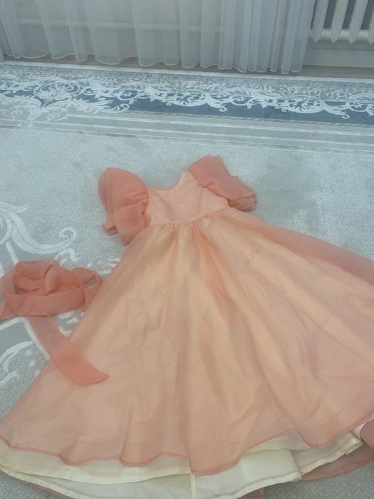 Платья на осенний балл.