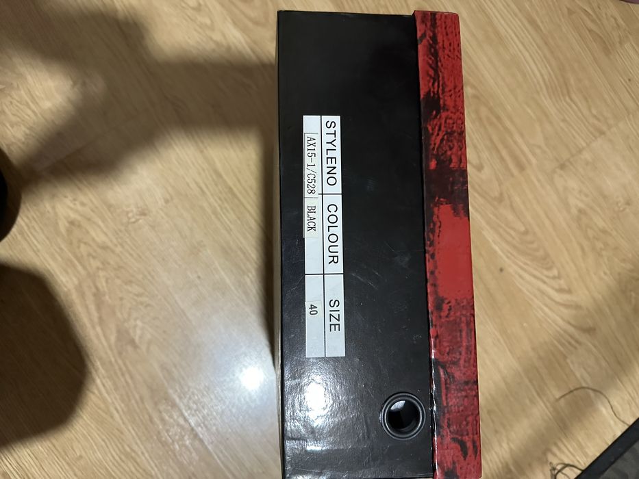 Продаю ботинки замшевые