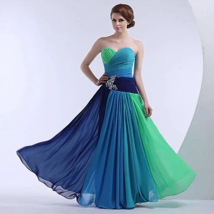 официална стилна рокля от дантела