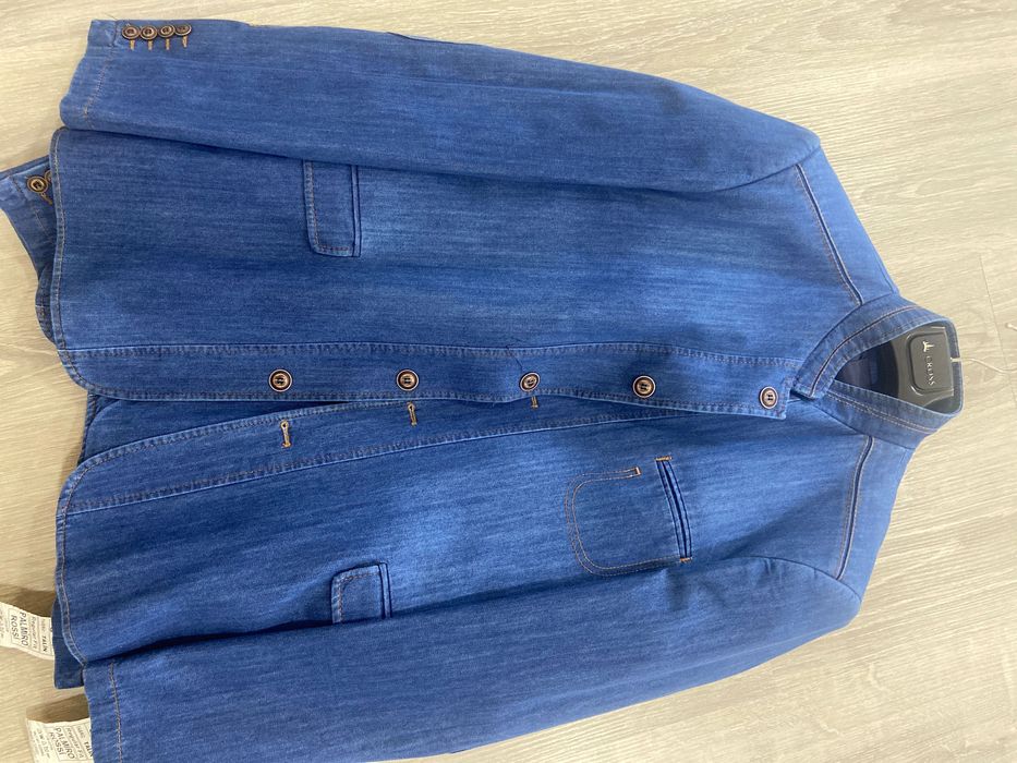 Продаю мужские джинсовые пиджаки