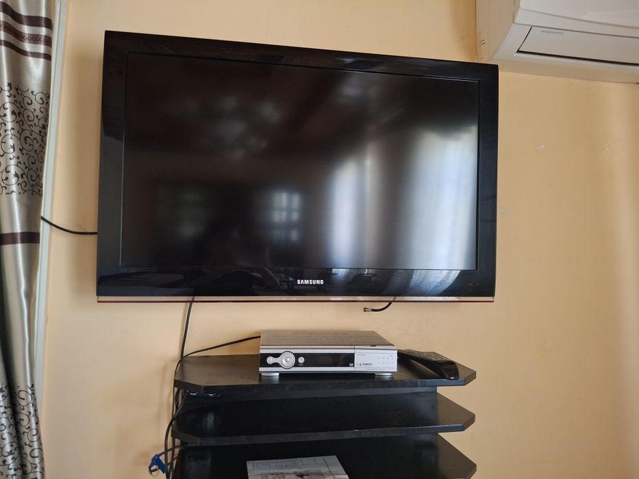 телевизор работает