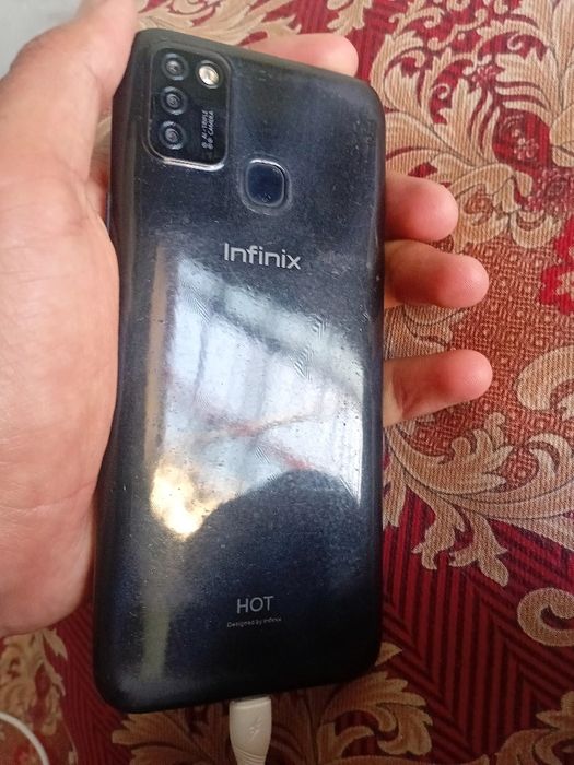 Infinix hot 10.      .