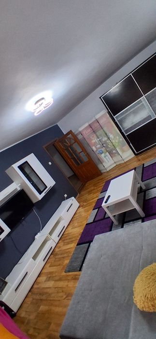 Închiriez  2 apartament cu 3 ,4cam.