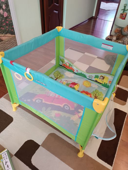 Продам детский складной манеж.