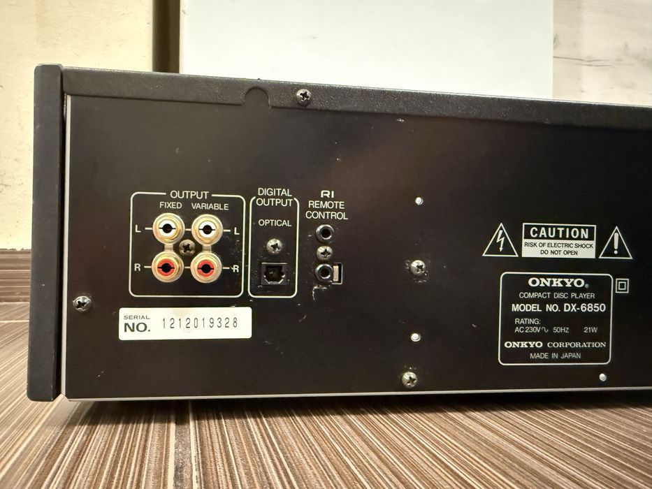 Onkyo DX-6850 Качествен Player