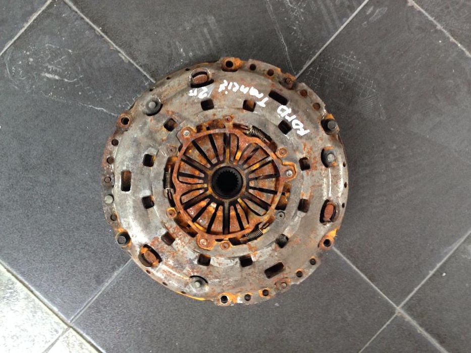 Демпферни и твърди съединители за автомобили и джипове втора употреба