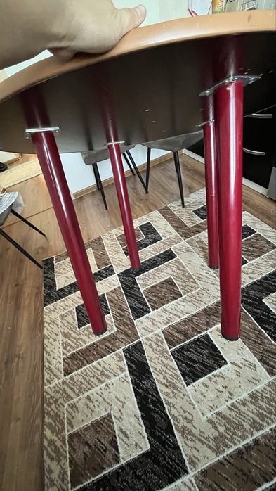 Продам круглый стол