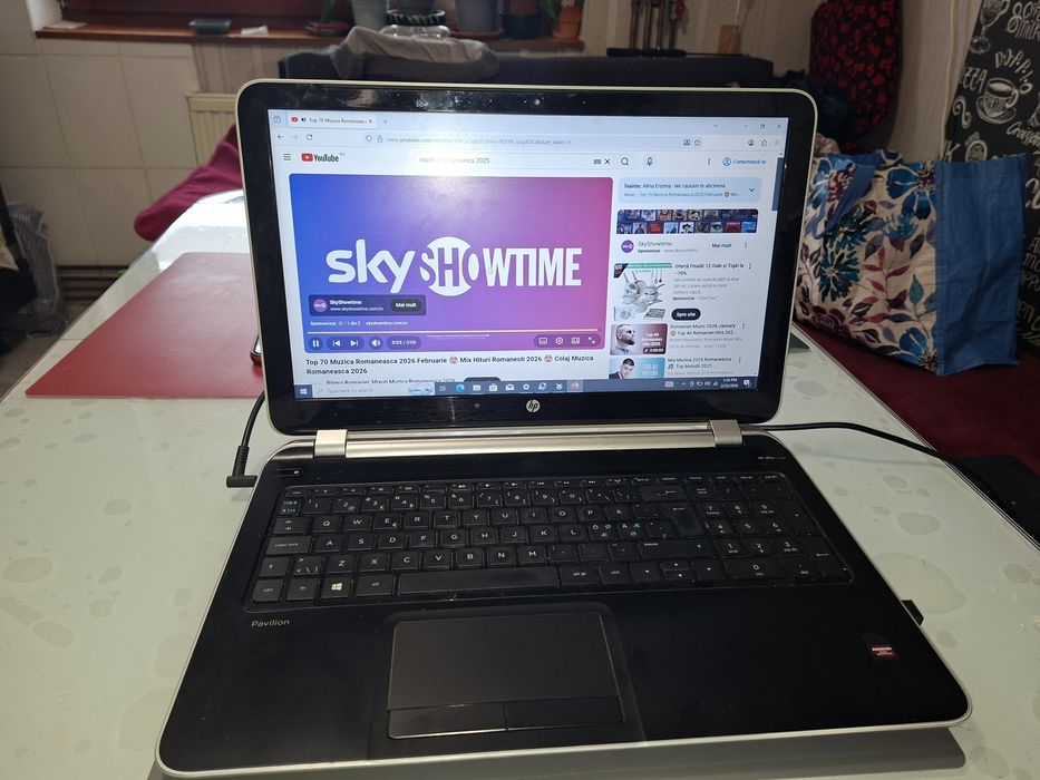 HP Pavilion 15,Dual Graphic dedicat 3 gb, 1.000 gb, 8 gb ram,Bluetooth