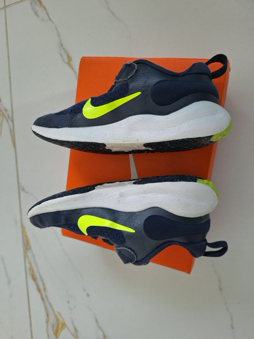 Маратонки Nike revolution 7