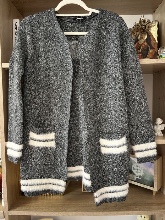 Сива жилетка с надпис