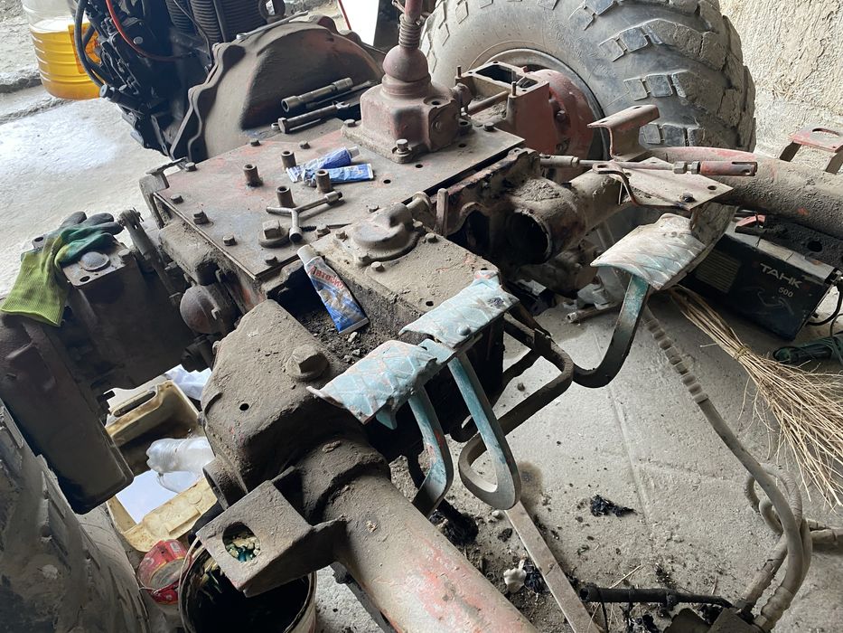 T16traktor sotiladi srochna holati yahshi mator karobka terilgan