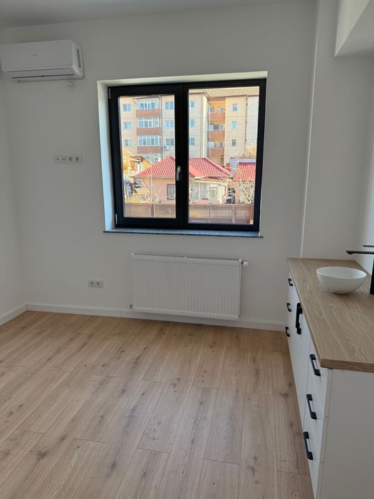 Salon de infrumusetare pe strada Ferdinand, bloc G 1