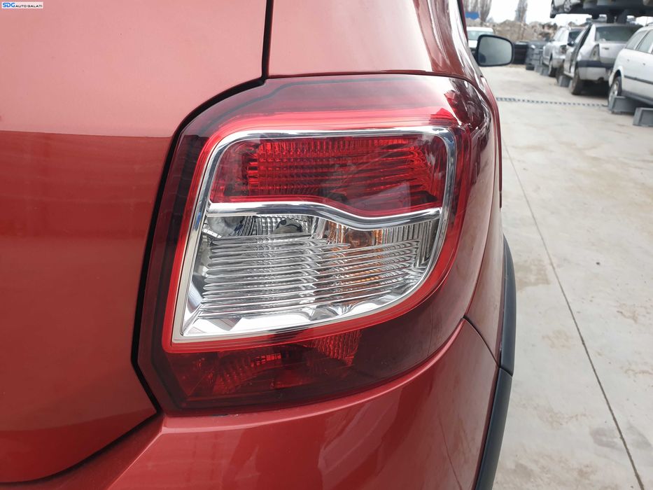 Tripla Lampa Stop Dreapta de pe Caroserie Dacia Sandero 2 2012 - 2016 [Q0135]