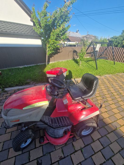 Tractoras / cositoare de tuns iarba gazon de vanzare