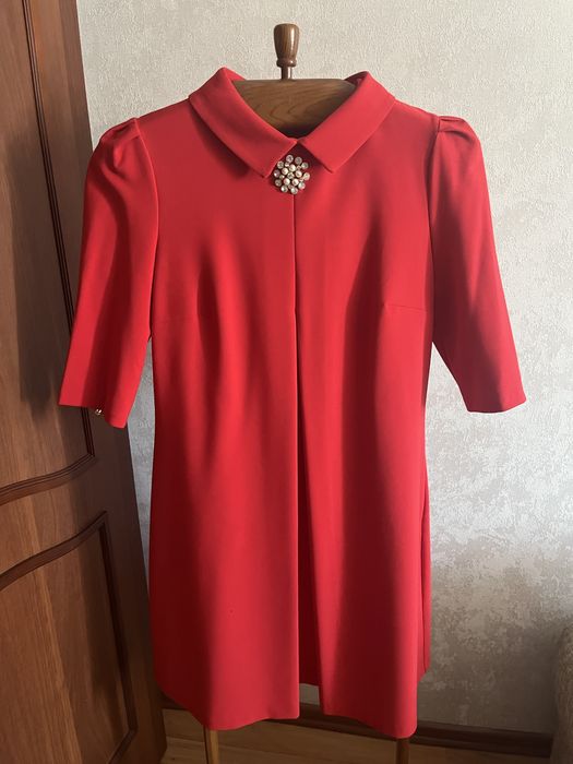 Продам платья разные