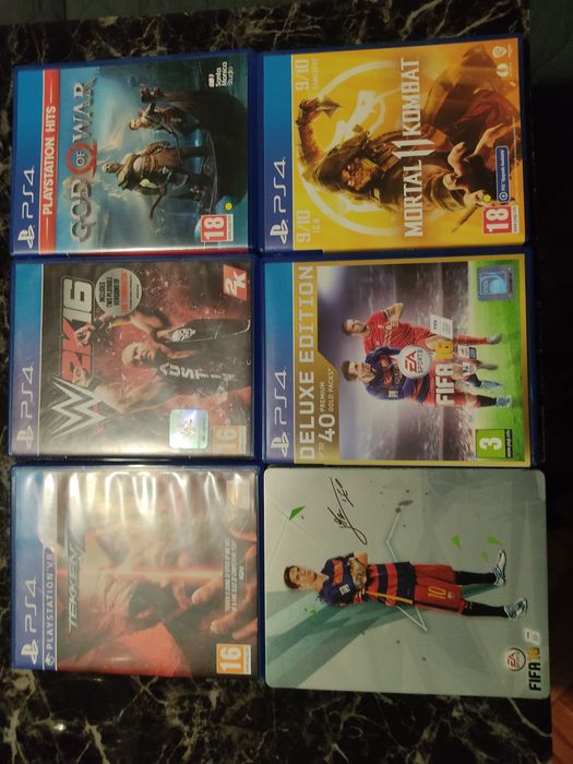 Play Station 4 +Два Джойстика и 6 ИГРИ !