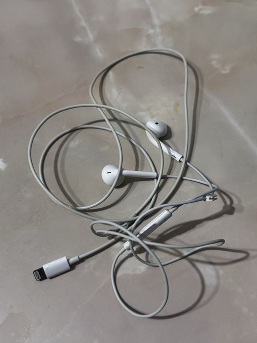 Наушник для айфон (шнур)