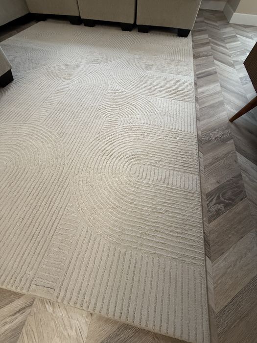 Продам ковер бежевый