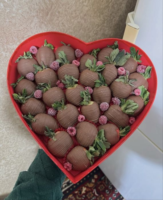 Клубника В шоколаде готовый бокс букеты