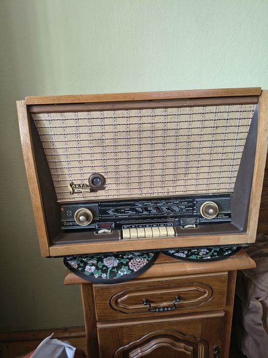 Aparat radio cu pikap