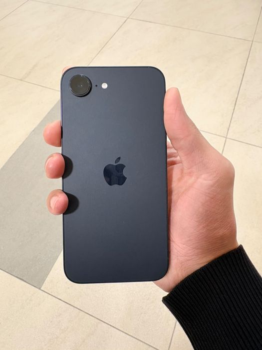 Iphone 17e срочно сатылады