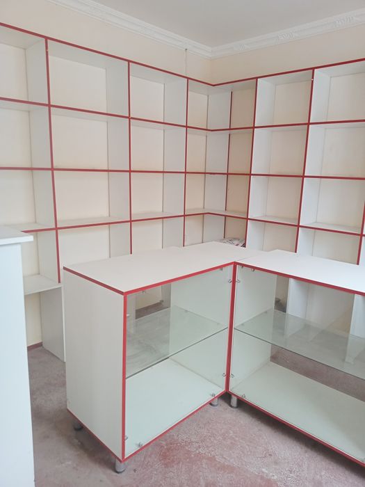 Magazin va oziq ovqat dokonlar uchun tayyor mebel vetrina perelavka