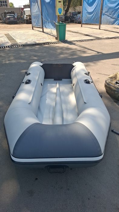 Продам лодку с мотором