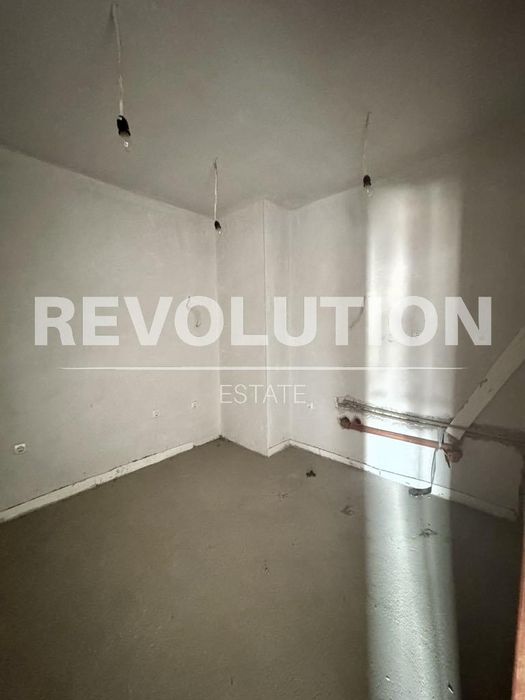 Продава се Двустаен апартамент в Пловдив, Кършияка - 70 кв.м за 2572 €/кв.м - Снимка #1