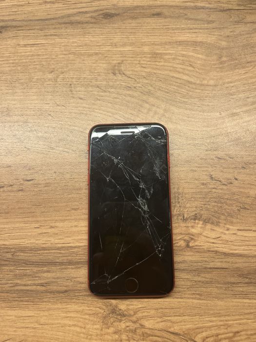 продам iPhone se 2020