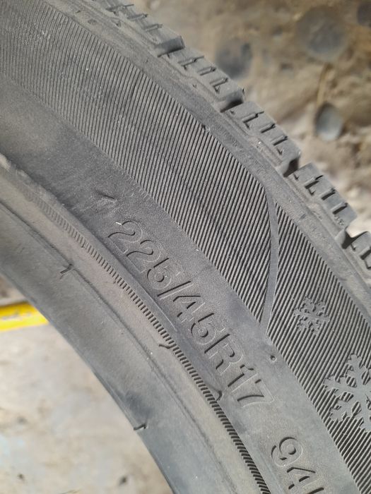Зимние шины продам