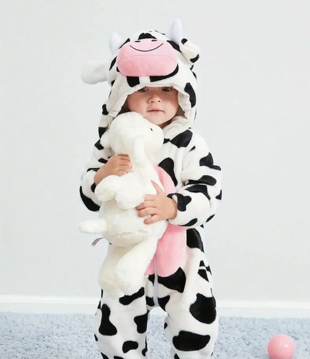 Costum superb văcuță 4-5 ani