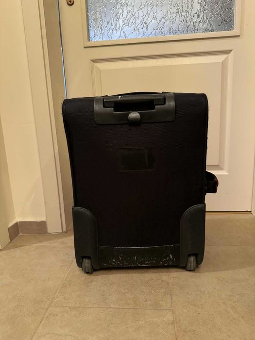 Малък куфар на 2 колела