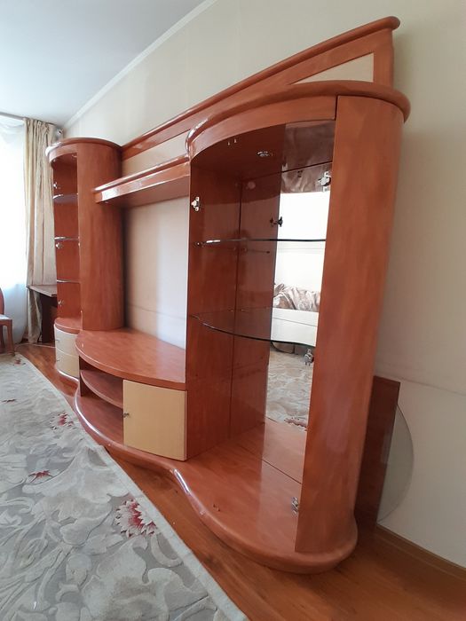 Срочно! Сервант (Стенка) 3 000 тг.
