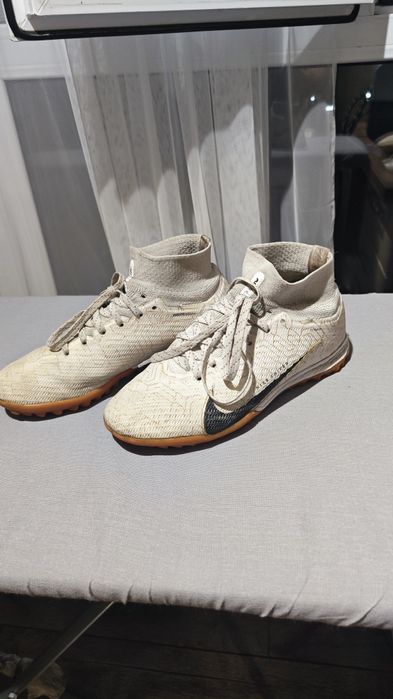 Продам сороконожки. Размер 35.