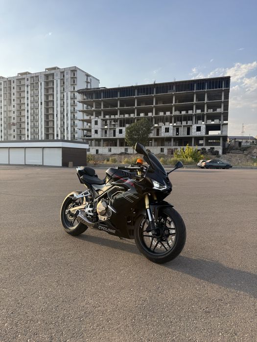 Cyclone 600Rc Moto Orginal  200+