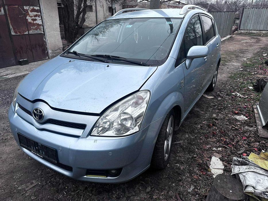 На Части Toyota Corolla Verso 2007г 2.2 D-Cat 177к.с