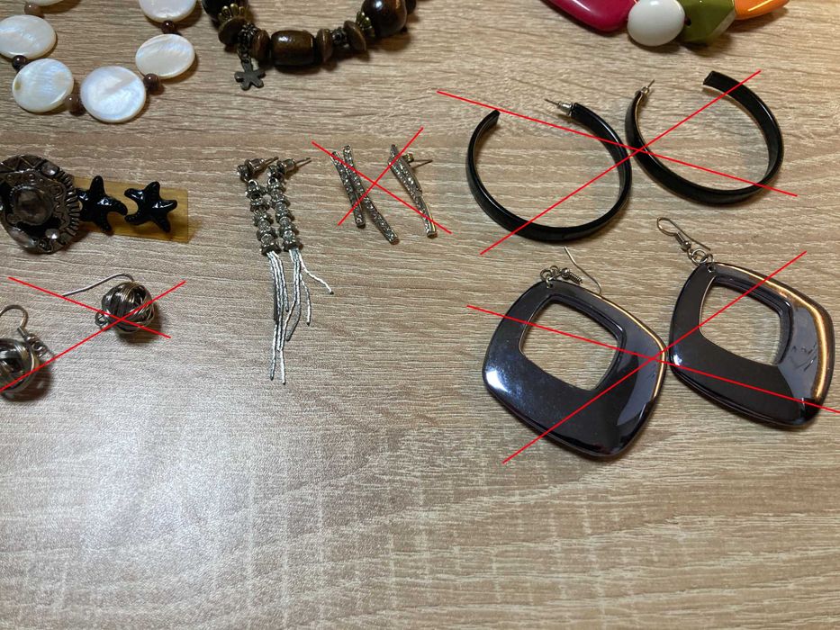 Бижута гривни, обици и др.