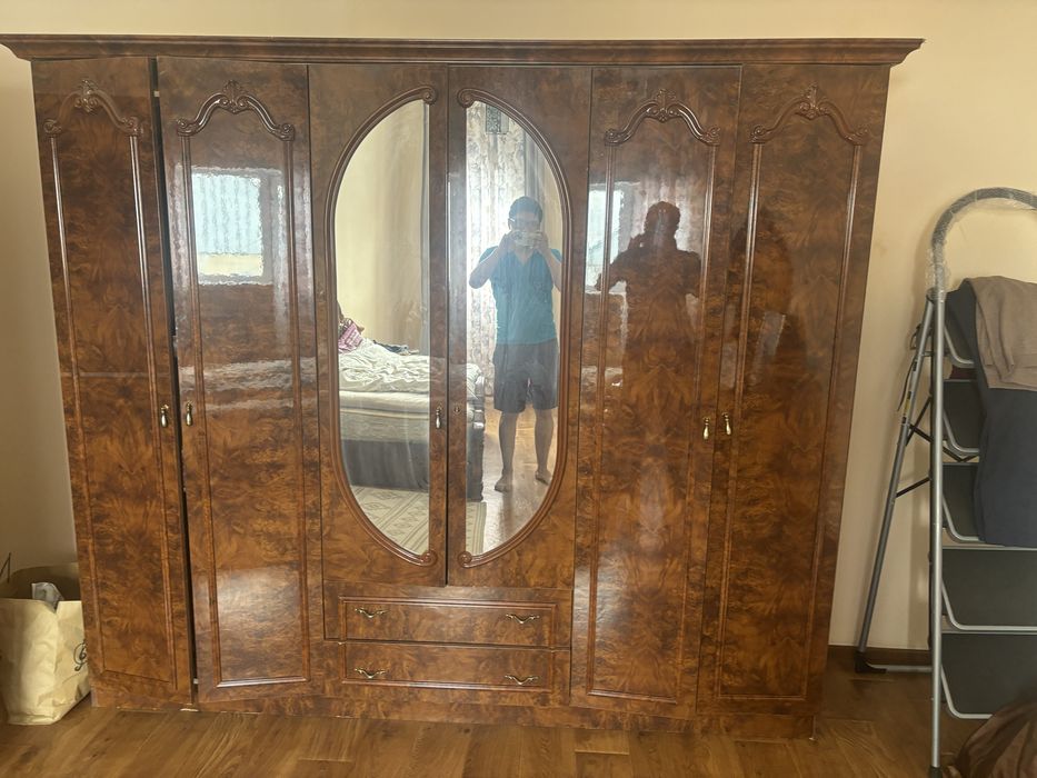 Спальный гарнитур