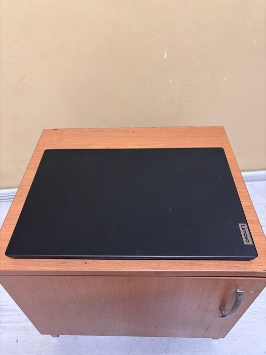 Ноутбук Леново 1000гб