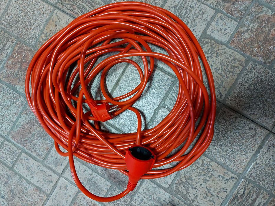 удължител на контакт 30м