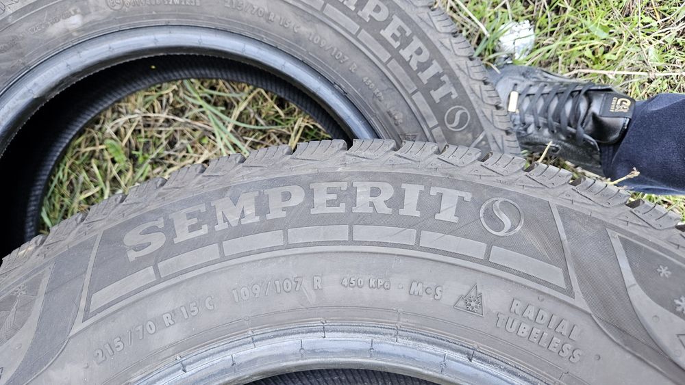 2бр гуми 215 70 15С дот 25 семперит semperit