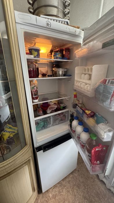 Продам холодильник в отличном состояние