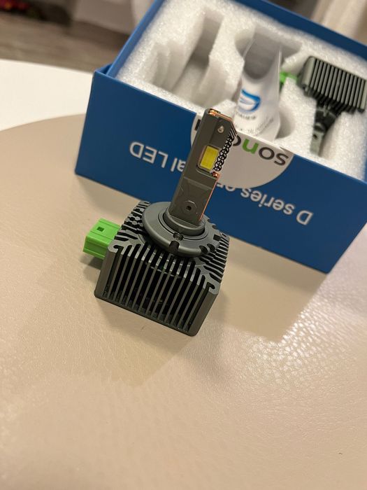 Vând Becuri led xenon D3S 32000 lm( Ofer factura și garanție 24 luni )