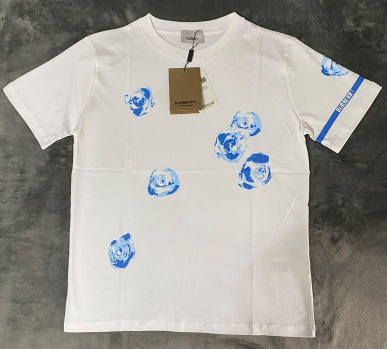 Vand tricou nou de barbati Burberry