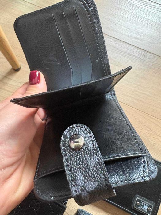 Портмонета мъжки портфейли